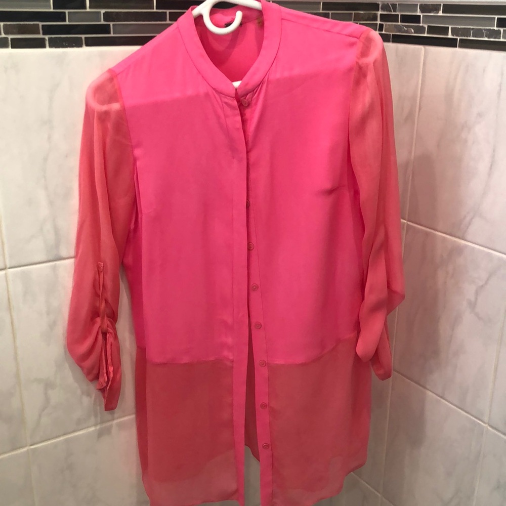 XS Elie Tahari hot pink lightweight shirt.